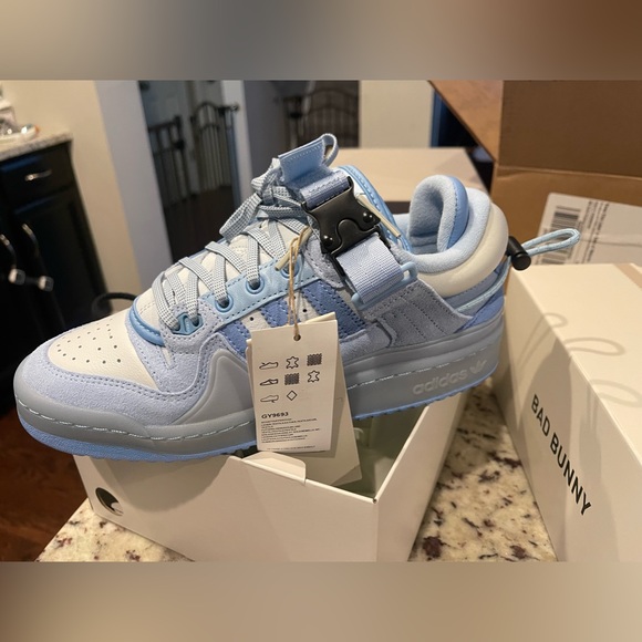 Size 6.5M/7.5W - Adidas Forum Buckle Low x Bad Bunny Blue Tint - GY9693 - Picture 4 of 7